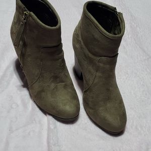 JG, tan colored ankle boots, with heels and zipper